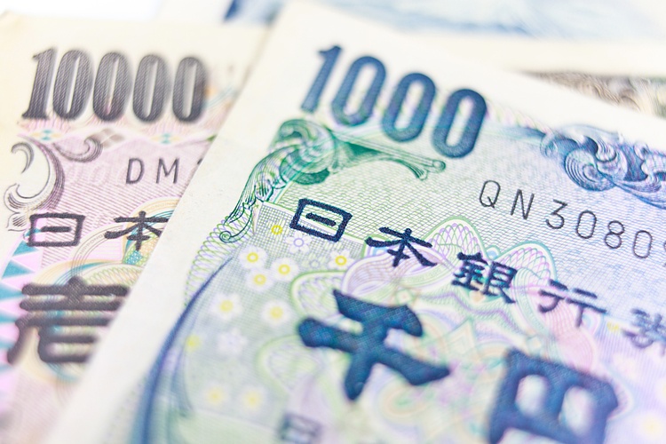 Japanese Yen spikes to weekly top after BoJ Takata’s hawkish remarks, US PCE data in focus