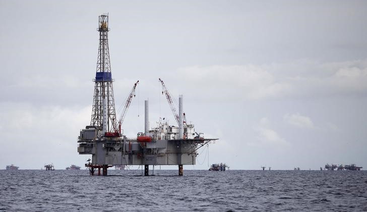 Oil prices drift lower on demand fears; geopolitical disruptions add support