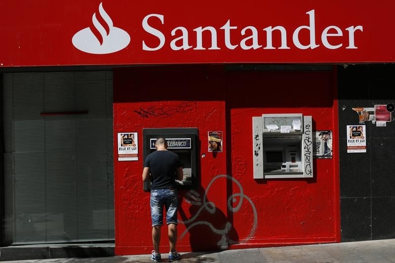 Santander shares tick higher after bank unveils 1.5 bn euro share buyback plan