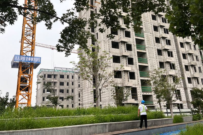 China house prices fall at a faster pace in Feb