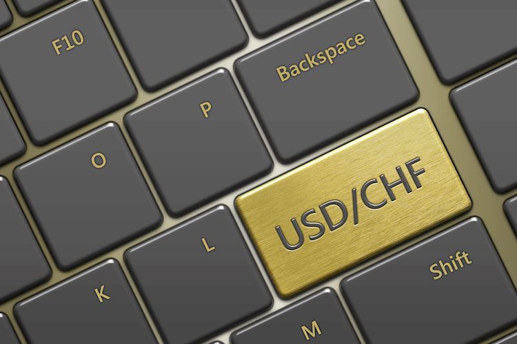 USD/CHF snaps the two-day losing streak above 0.9000 ahead of US PCE data