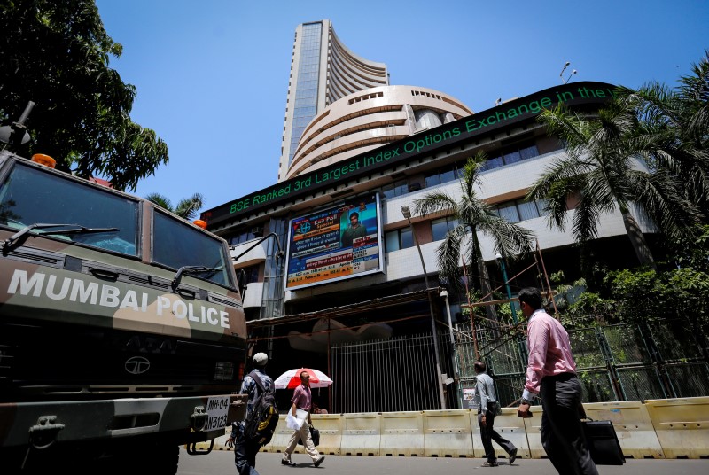 &copy; Reuters.  India stocks lower at close of trade; Nifty 50 down 1.03%