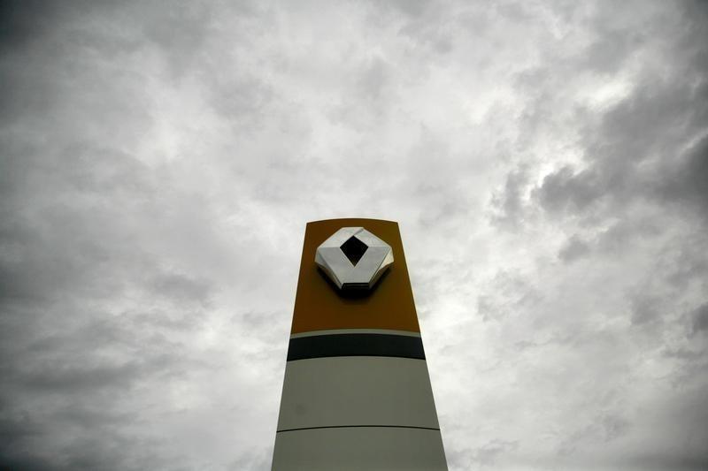 Renault Q1 sales rise 1.8%, helped by financing business