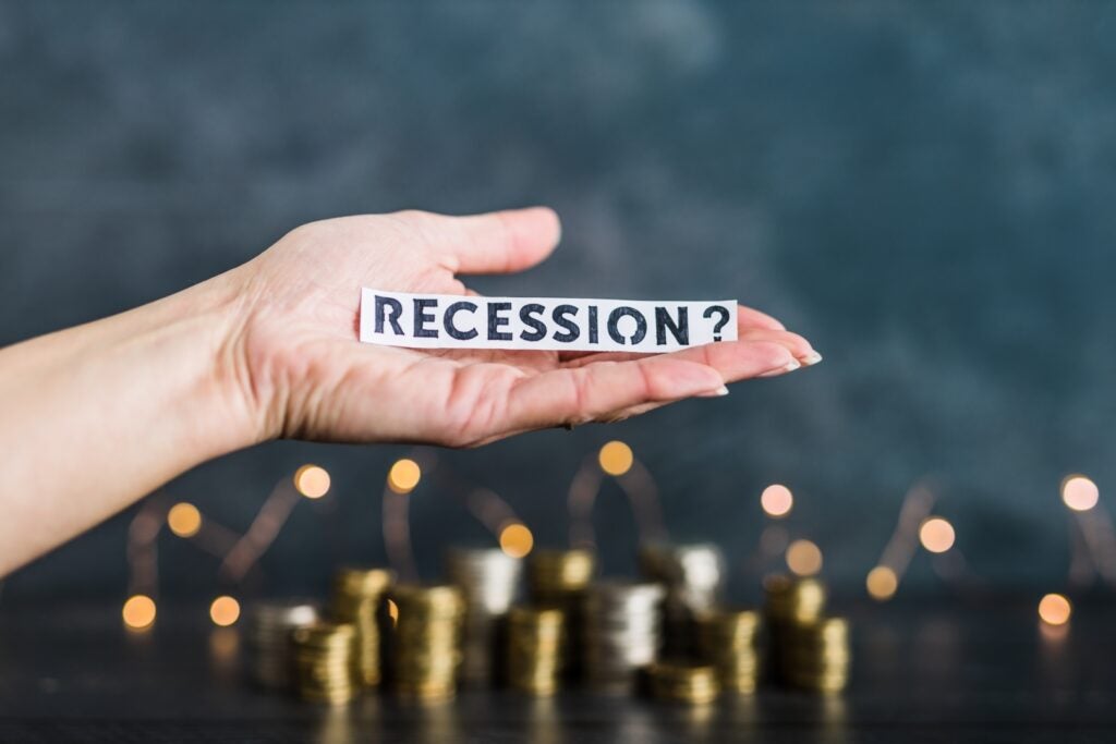 The Next Recession: Redditors Say It's 'Usually Right After The Fed Pivots And Starts Cutting Rates' - Vanguard S&P 500 ETF (ARCA:VOO), iShares Core S&P 500 ETF (ARCA:IVV), SPDR S&P 500 (ARCA:SPY)
